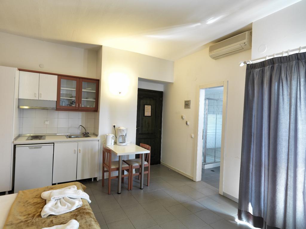 Elia Apartments Afytos Eksteriør billede